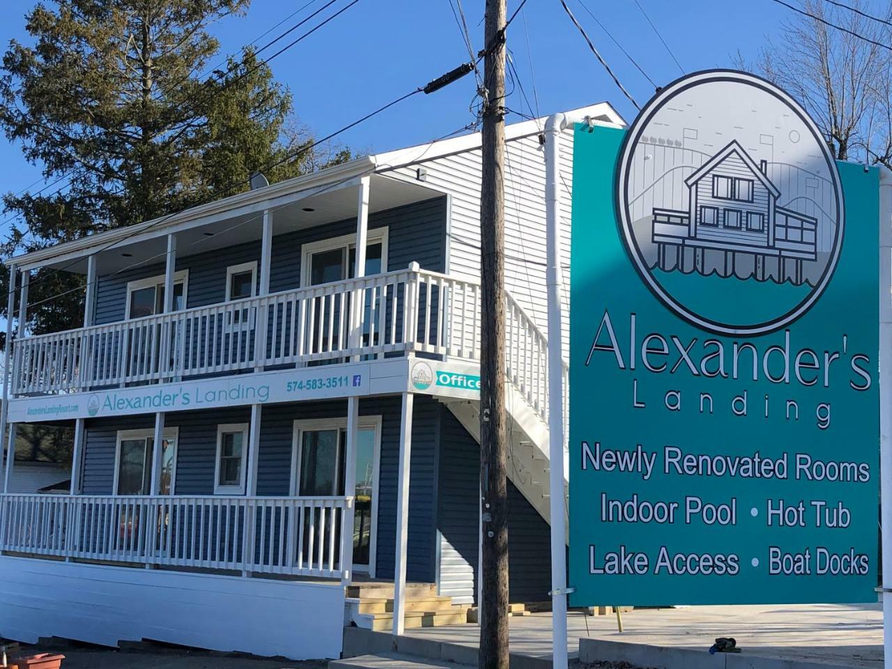 Alexander'S Landing Aparthotel Монтичело Екстериор снимка