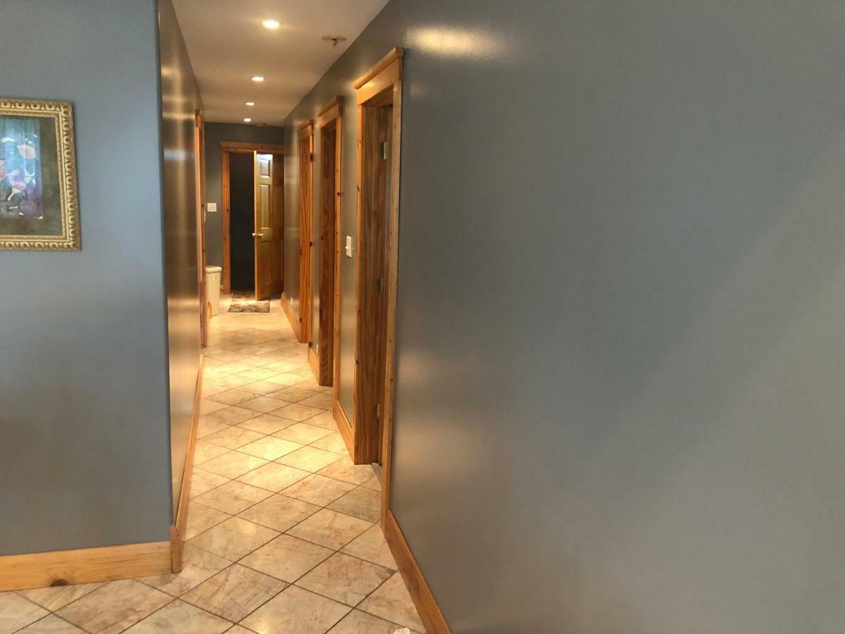 Alexander'S Landing Aparthotel Монтичело Екстериор снимка