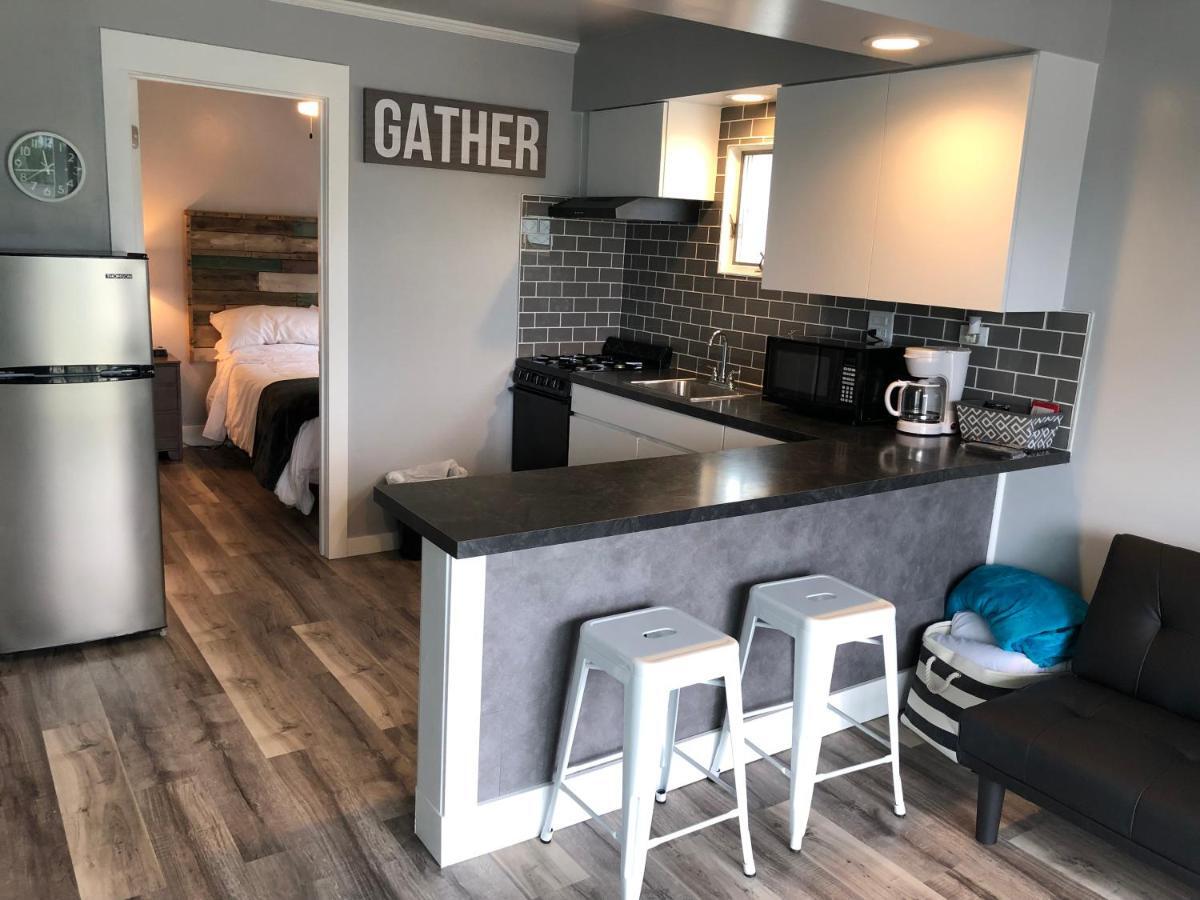 Alexander'S Landing Aparthotel Монтичело Екстериор снимка