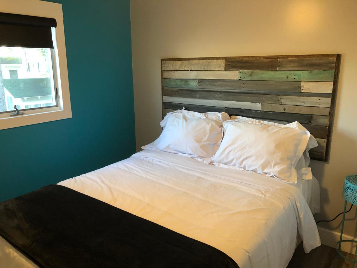 Alexander'S Landing Aparthotel Монтичело Екстериор снимка