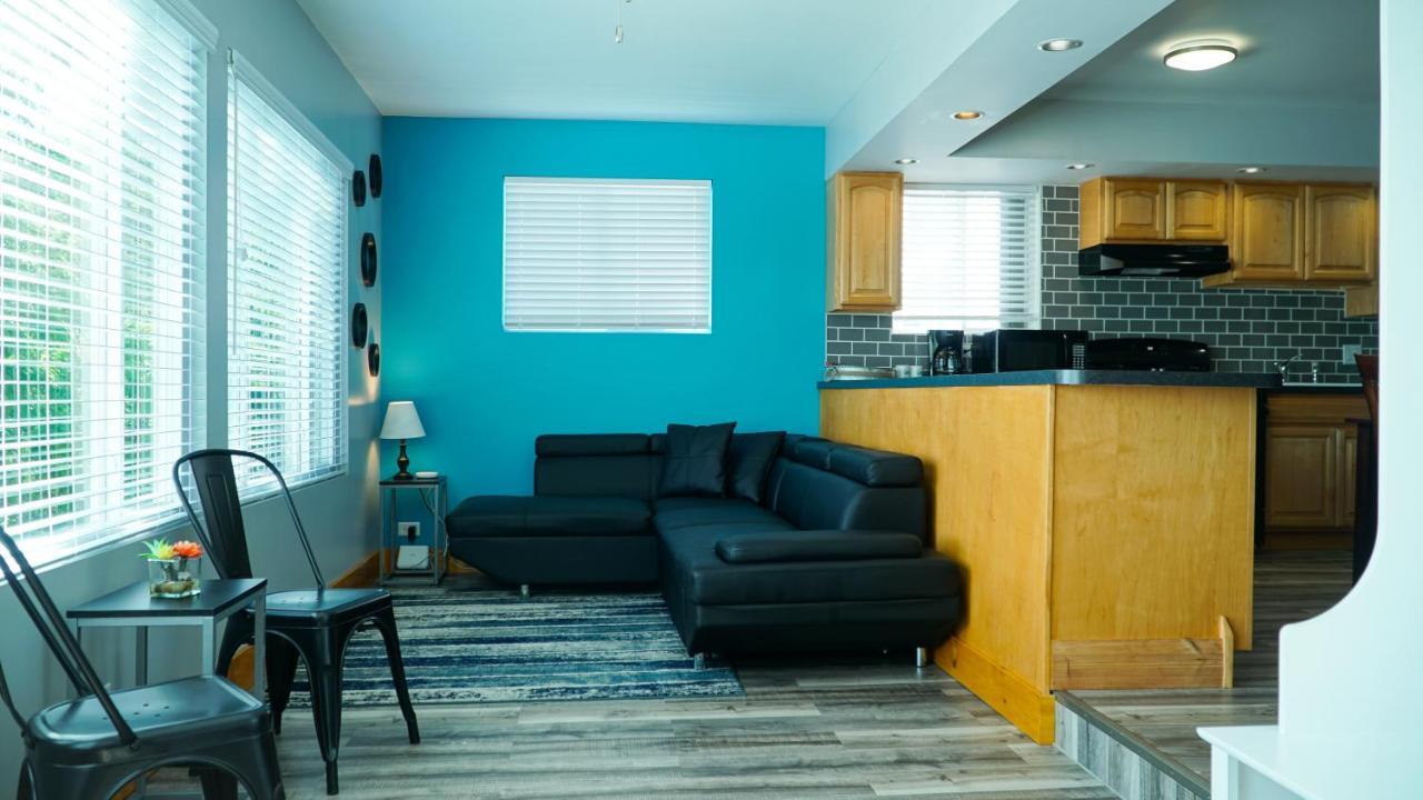 Alexander'S Landing Aparthotel Монтичело Екстериор снимка