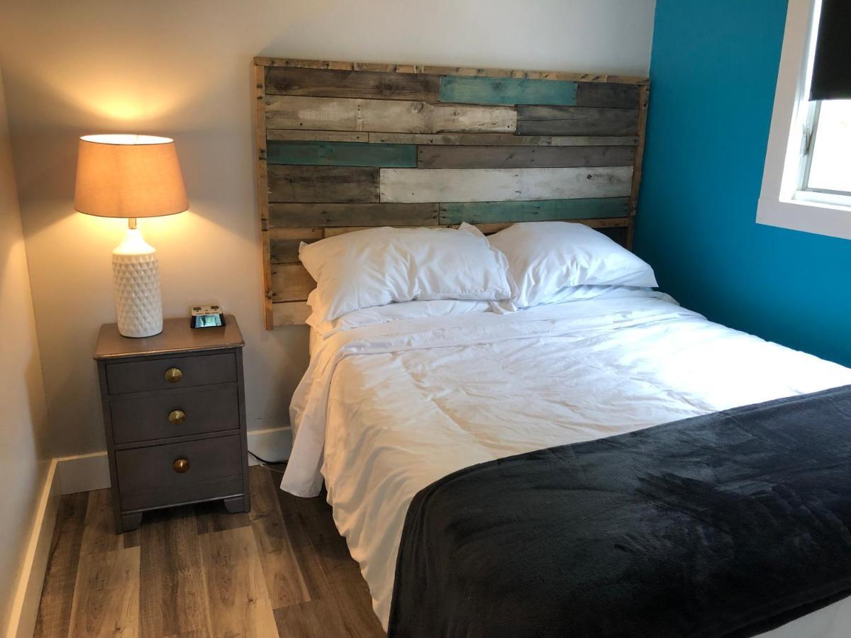 Alexander'S Landing Aparthotel Монтичело Екстериор снимка
