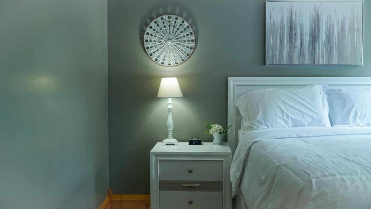 Alexander'S Landing Aparthotel Монтичело Екстериор снимка