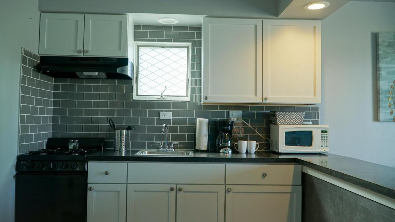 Alexander'S Landing Aparthotel Монтичело Екстериор снимка